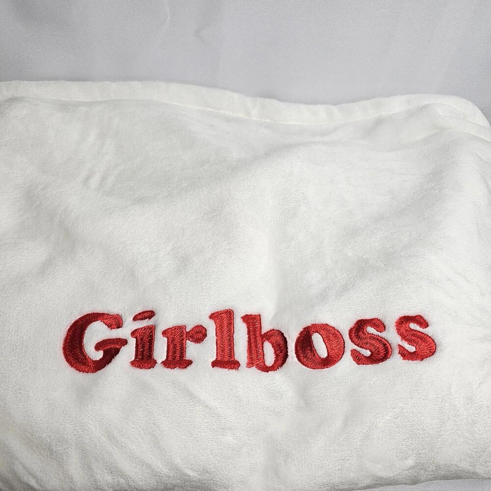 COCUS POCUS - Girlboss Plush Fleece Nap Blanket